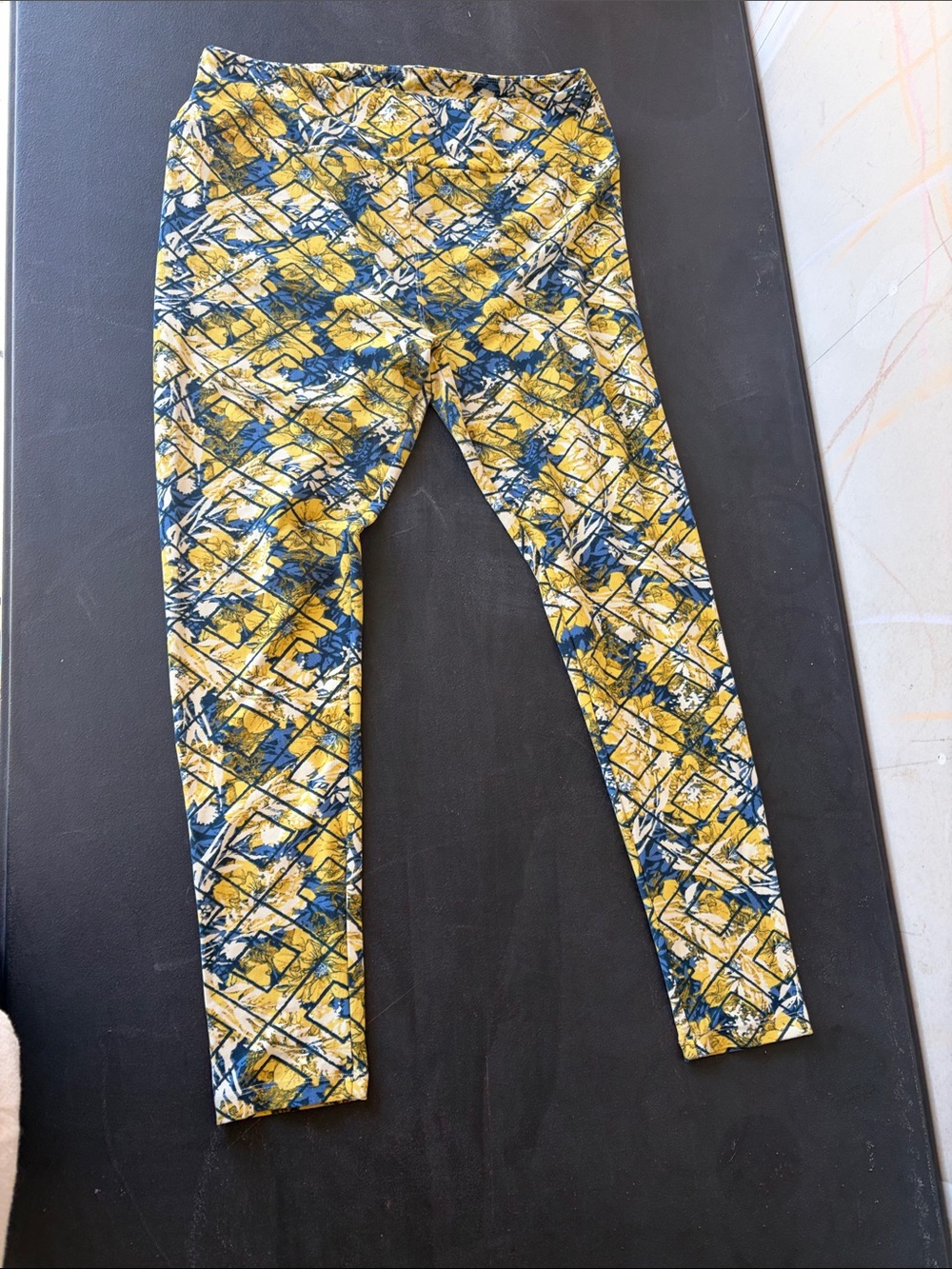 LuLaRoe Yellow & Blue Abstract Print Leggings